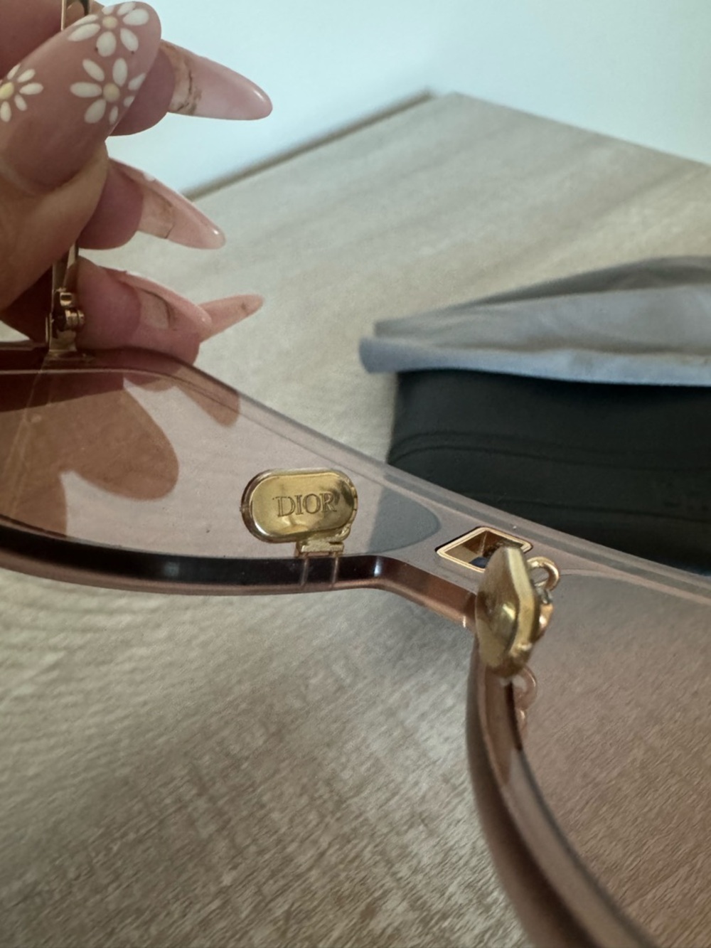 CHRISTIAN DIOR Oversized Transparent Sunglasses - Picture 6 of 6